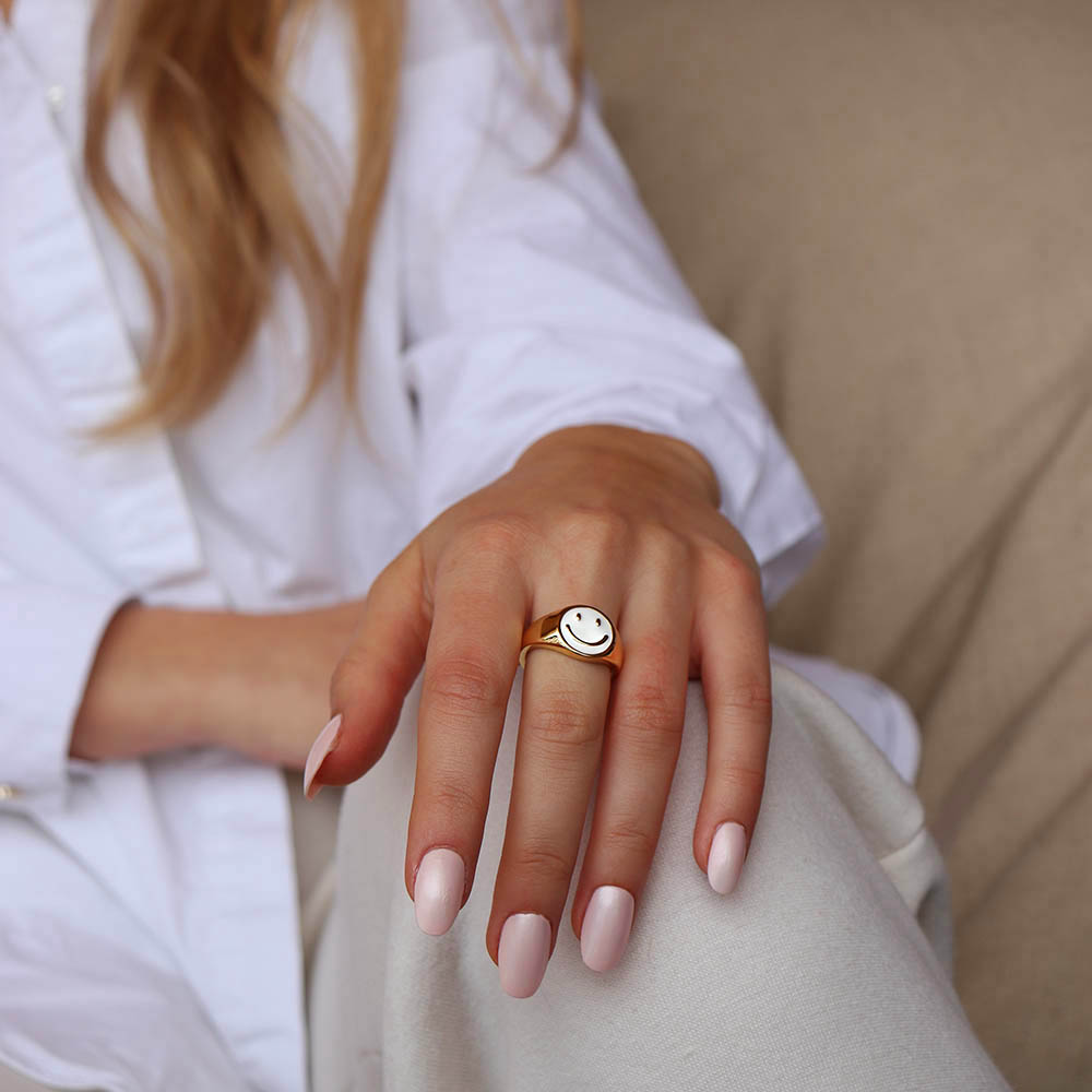 Ring WHITE SMILEY