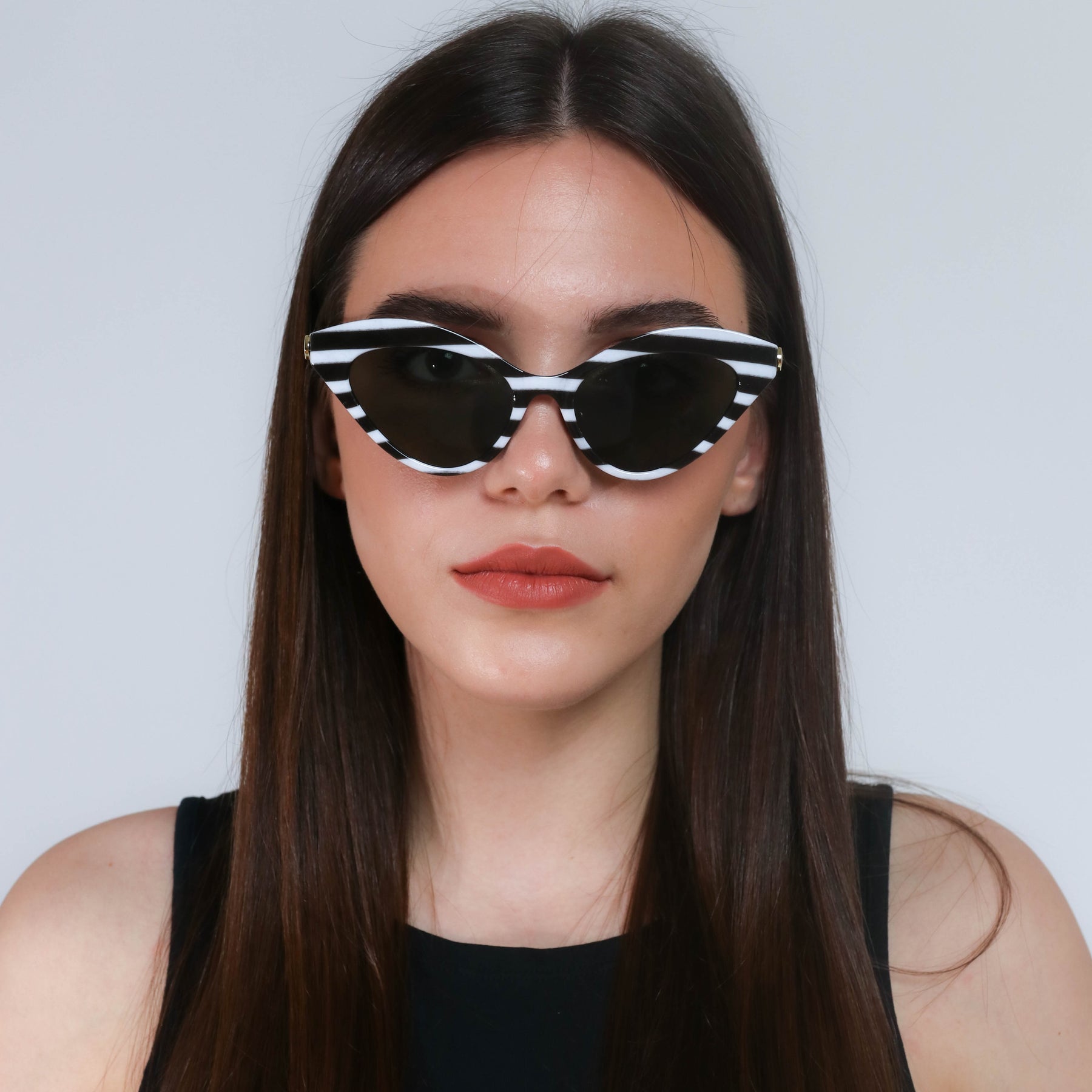 Sunglasses RAE WHITE-BLACK